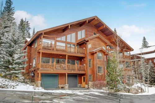 Old Town House | Slopeside Chalet 113D I Hot Tub I Great Views I Activity Program