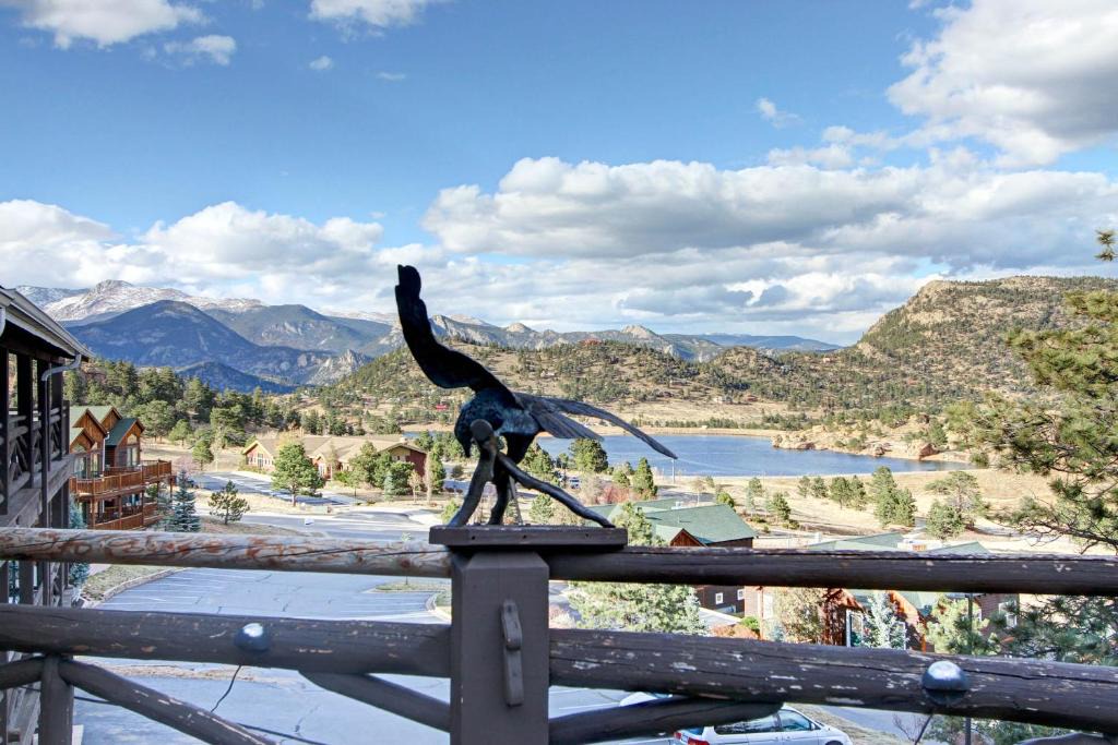 Estes Park Apartment | Snowdrift Peak 203 Condo