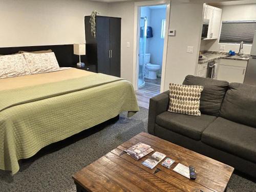 Saratoga Hotel | Snowy Mountain Inn