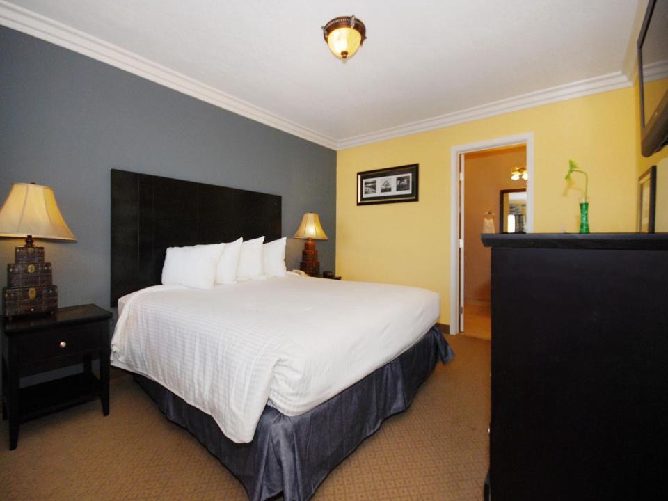 Santa Maria Hotel | Solaire Inn & Suites