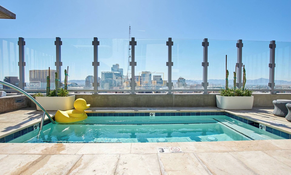 Downtown Phoenix Apartment | Sonder at McKinley | Two-Bedroom Apartment w/Balcony
