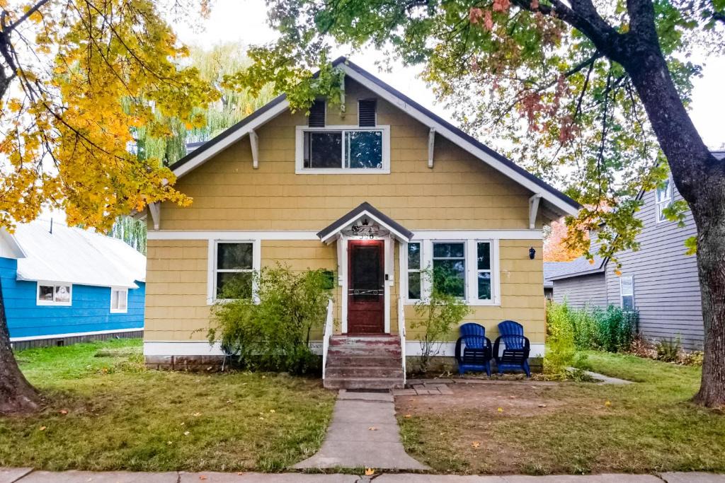 Sandpoint House | South Sandpoint Charmer