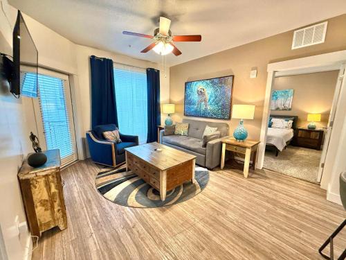 Central City House | Spacious 2-Bedroom Urban Oasis