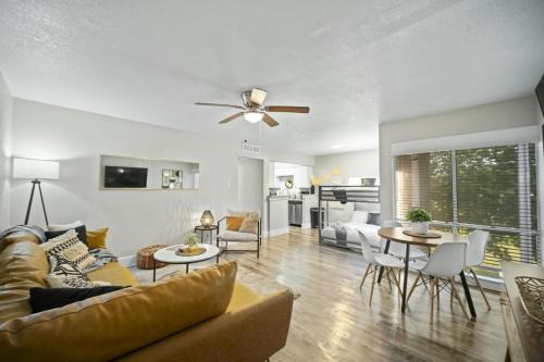 Arlington Apartment | Spacious and Stylish Apartment right near ATT Stadium