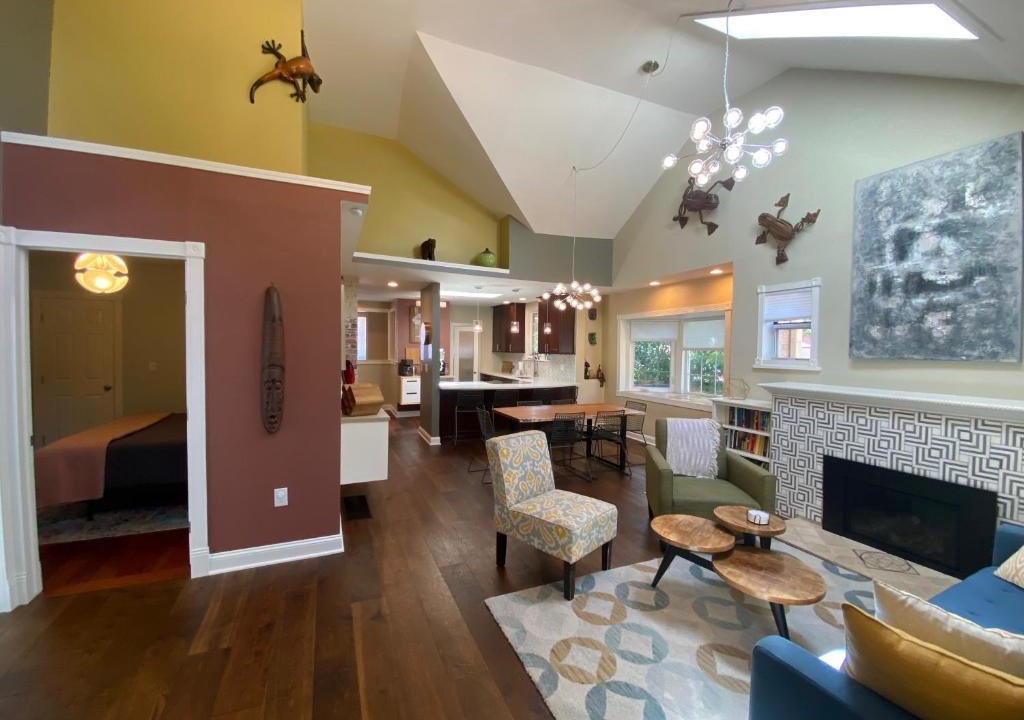 Sunnyside House | Spacious Bungalow in Sunnyside.
