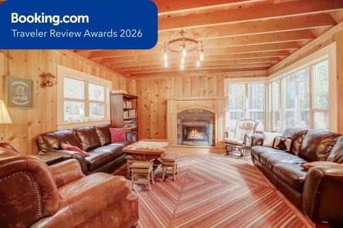 Mill Creek House | Spacious Classic Cabin Retreat- near Lassen