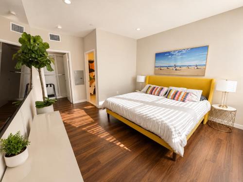 Venice Apartment | Spacious, Comfortable, and Central Condo