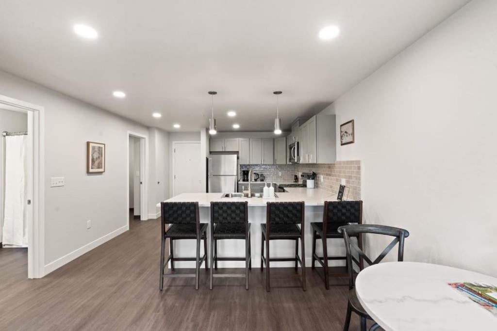 Riverside Apartment | Spacious, King Bed, w Pool Table & Brunch Below! 303