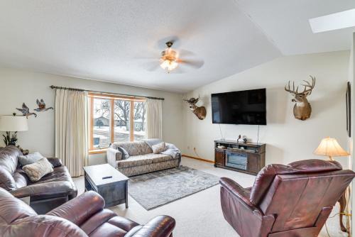 Glen House | Spacious Retreat w/Private Yard & Deck in Roscoe!