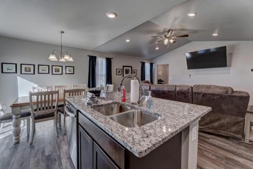 Rapid City House | Spacious Retreat with Black Hills Views