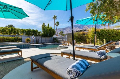 Racquet Club Estates House | Splash Sip House