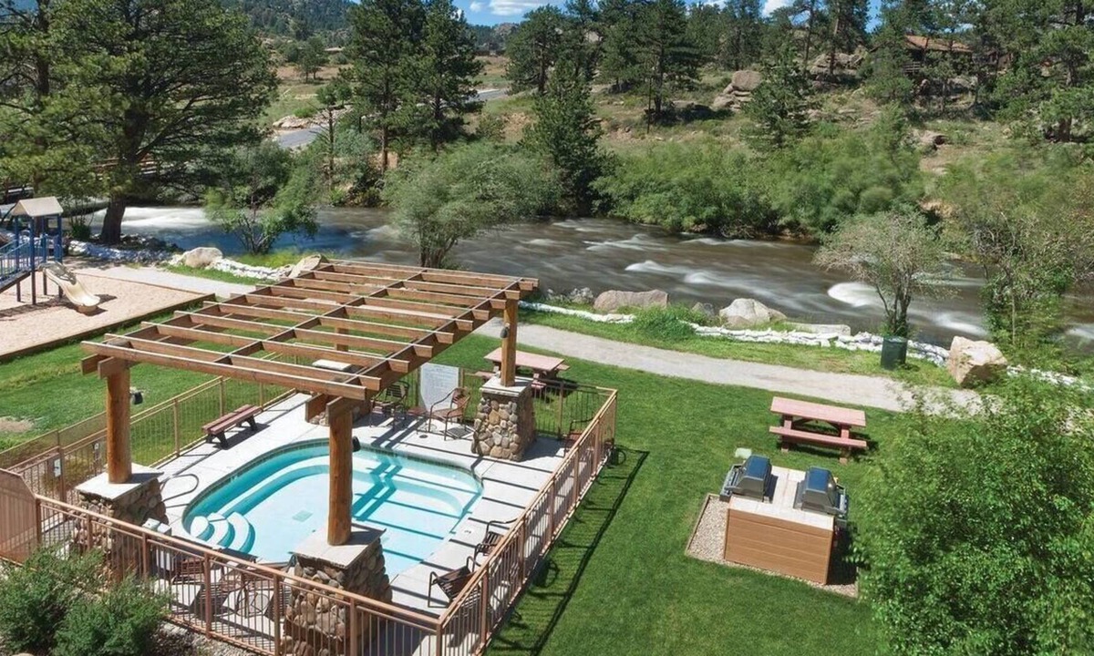 Estes Park Condo | Spot nature's beauty from your doorstep.