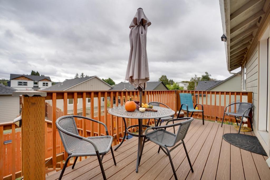 Springfield Apartment | Springfield Apt w/Deck + Central Location!