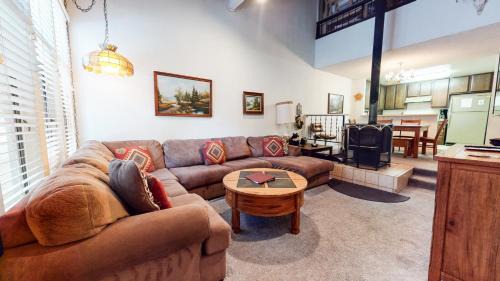 Mammoth Lakes Apartment | St, Moritz #34 Condo