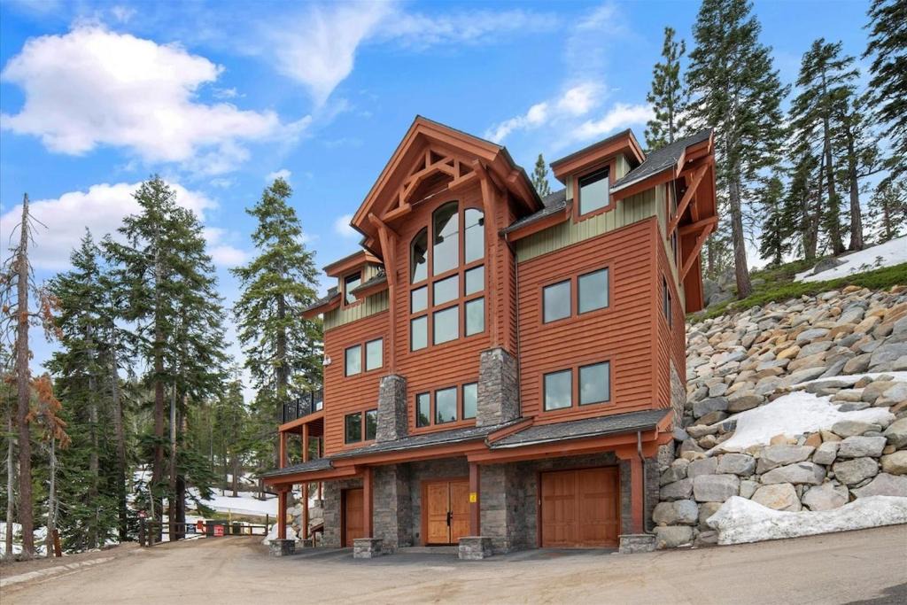 Tahoe Village House | Stage Coach Run home