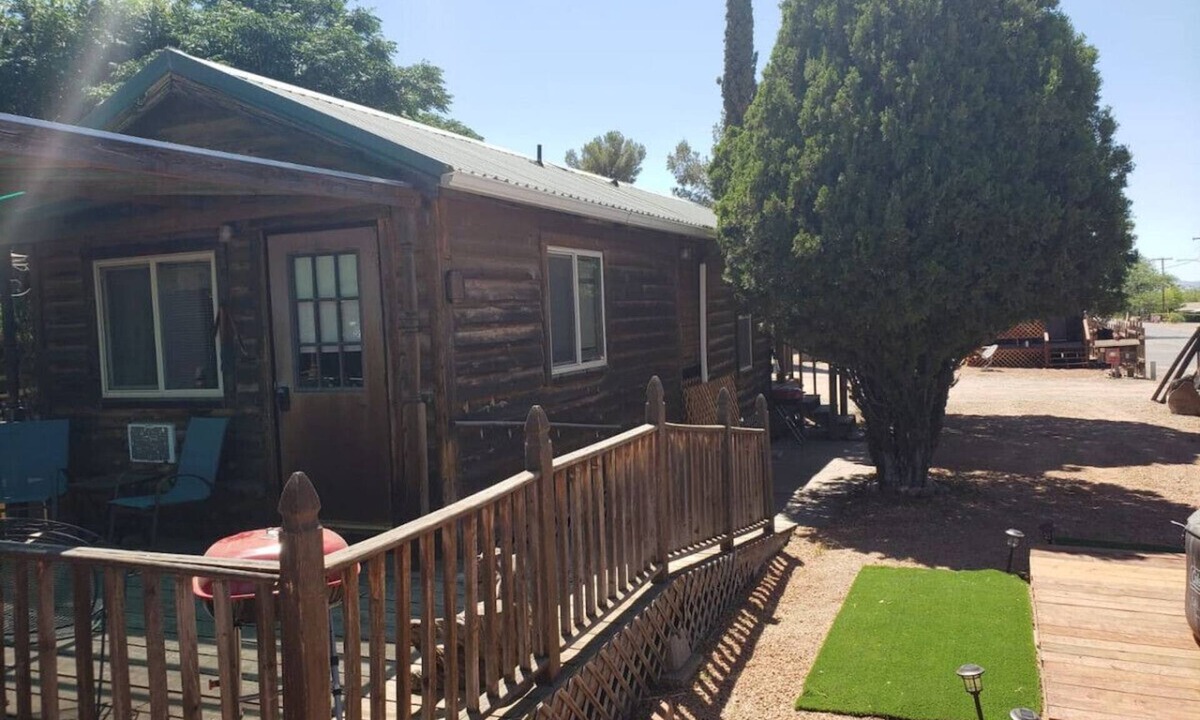 Tombstone House | Stampede - Cabin 2 Tiny Home w/shared hot tub