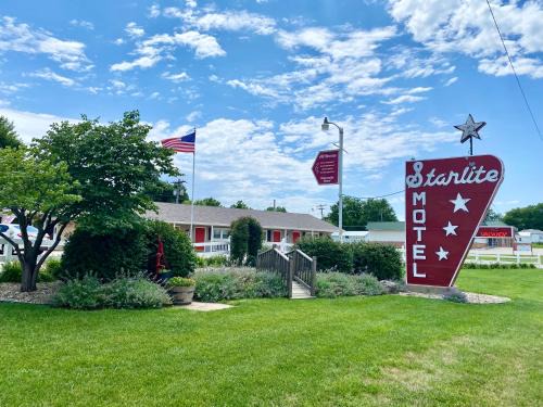 Seneca Hotel | Starlite Motel