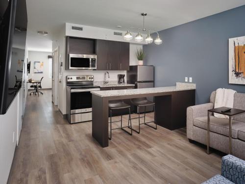 Yuma Hotel | stayAPT Suites Yuma