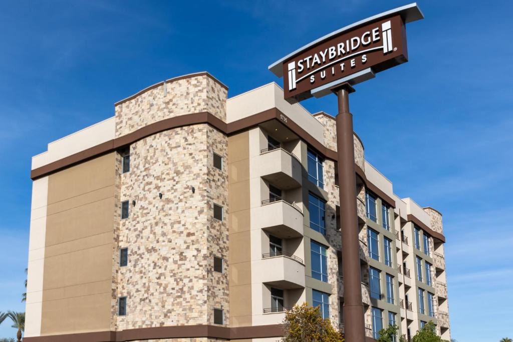 Las Vegas Hotel | Staybridge Suites Las Vegas - Stadium District by IHG