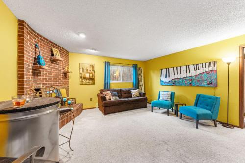 Longmont House | Steps to Lake Mcintosh, Basement 1BR