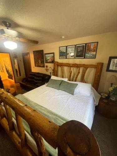Bass Lake House | Stewart Chalet @ Yosemite/Bass Lake