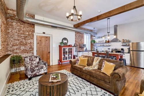 Hermann House | Studio 1892 Guesthouse