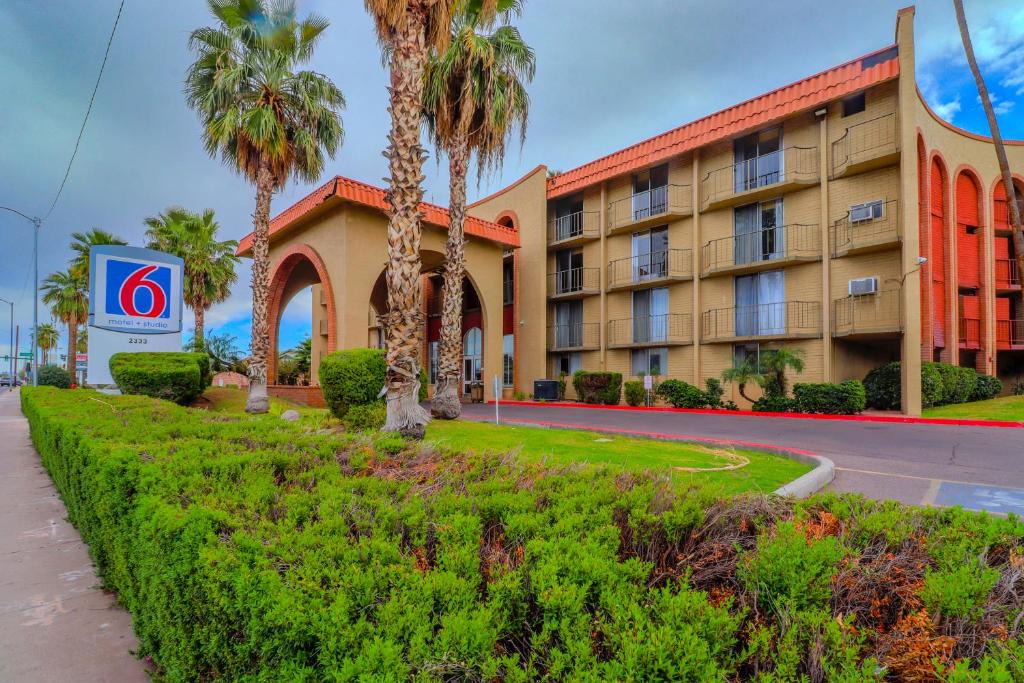 Phoenix Hotel | Studio 6 Phoenix, AZ – Sky Harbor