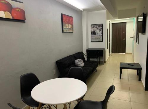 Historic Centre Apartment | STUDiOS RAYON