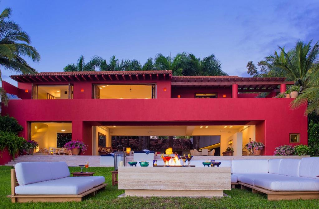 Punta de Mita Villa | Stunning 7 Bd Beachfront Villa, Fully Staffed w Golf, Spa, Beach Clubs