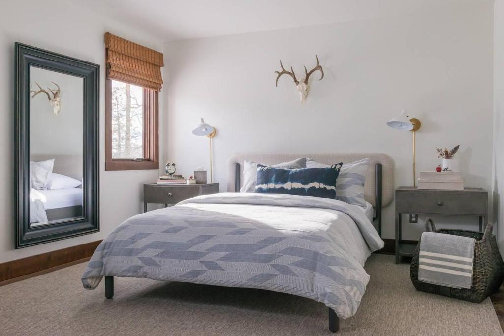 Emigrant House | Stunning home, right on the Yellowstone River