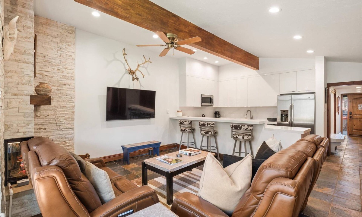 Snowmass Village Condo | Stunning Mountain Views! Pool, Hot Tub, Parking, Elevator & Easy Hiking/Mountain Biking Access