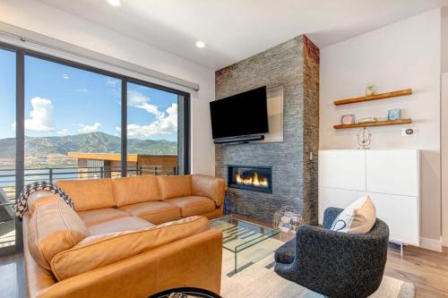 Hideout House | Stunning Views Family Fun & Steps from Deer Valley's New East Village