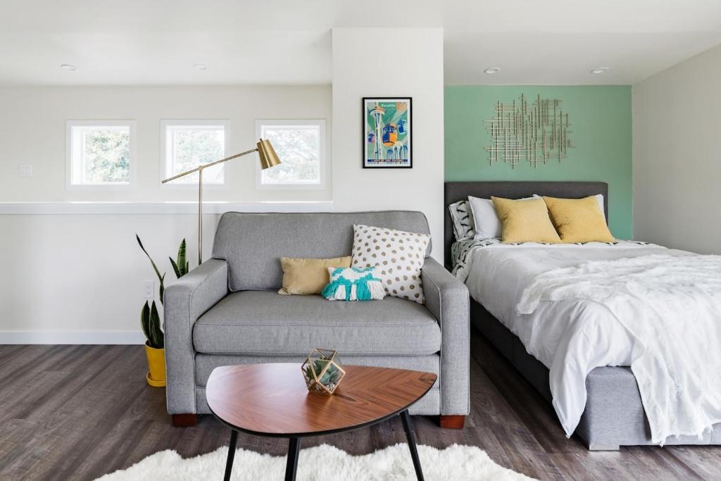 High Point Apartment | Styled Studio - Central to all Seattle Attractions