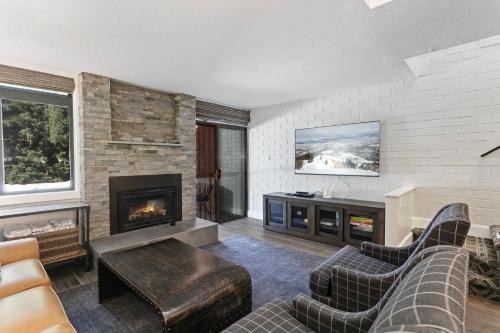 North Park City House | Stylish and Modern Park Ave Condo, 5 minutes to Main and Skiing at Park City