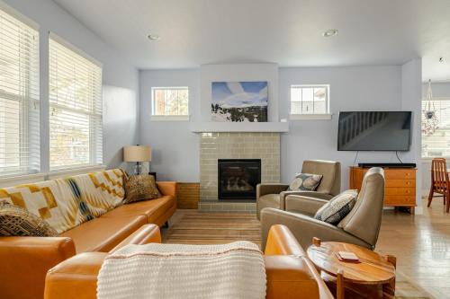 Southeast Bend House | Stylish Beautiful Quiet Retreat