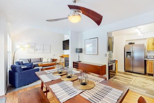 Cottonwood Heights House | Stylish Ski Retreat with a Gas Fireplace Fast WiFi Private Hot Tub & Patio