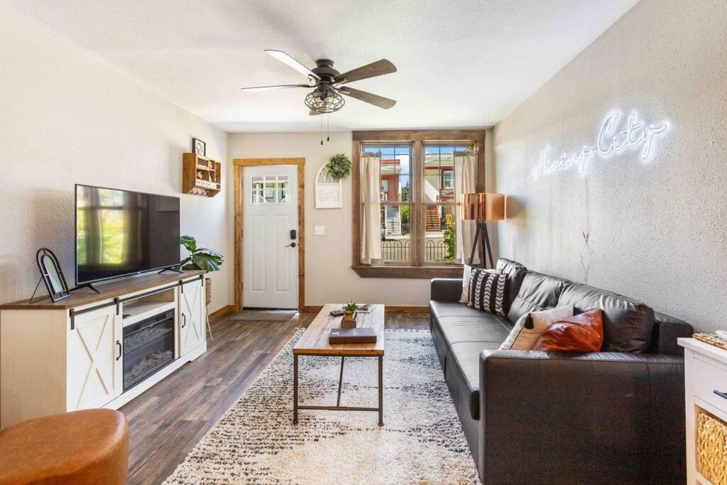 Butte Apartment | Stylish Uptown Butte Condo - 632