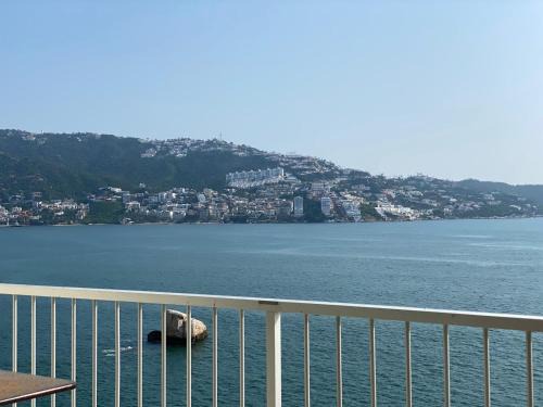 Costera Acapulco Apartment | Suite Frontal a Pie de Playa con Terraza Panorámica
