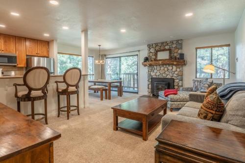 Mammoth Lakes Apartment | Summit 27