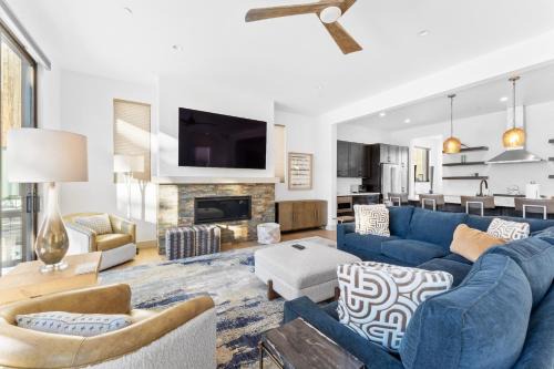 Silverthorne House | Summit Blue #30 : 2