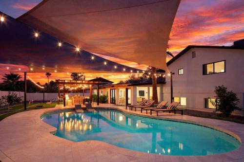 Sunburst Estates House | Sunburst Estate - Pool - Hot Tub - Tons of Games!