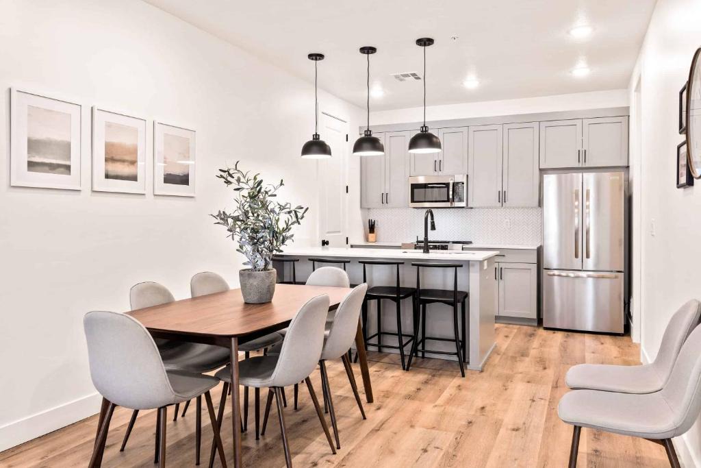 St. George Apartment | Sunflower #98