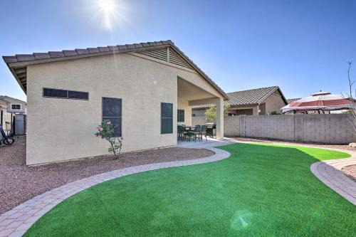 Peoria House | Sunlit Peoria Gem w/Yard: Hike, Golf & Explore!