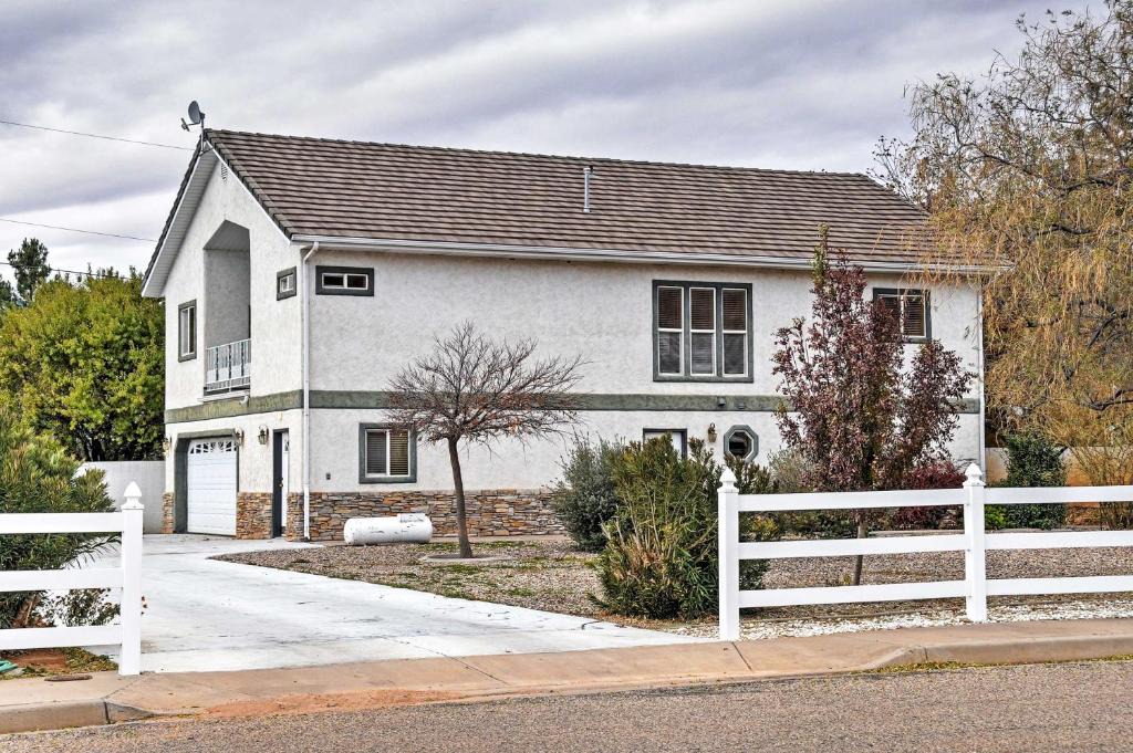 La Verkin Apartment | Sunny La Verkin Studio - 20 Mi to Zion Nat'l Park!