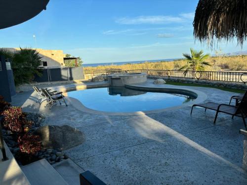 Los Barriles House | Sunny Poolside Escape Near the Beach