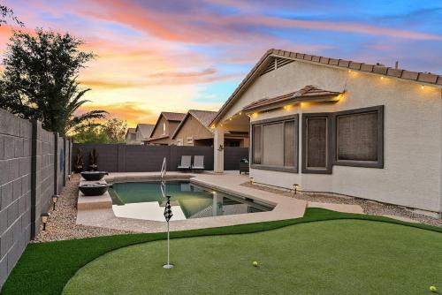 Villages At Queen Creek House | Sunny Poolside Golf Haven Heated Pool 4Bed 2Bath
