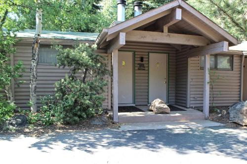 Estes Park Apartment | Sunnyside Knoll- 3 studio