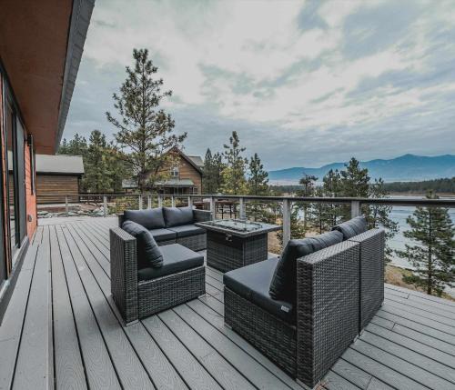 Eureka House | Sunrise Lookout on Carpenter Lake