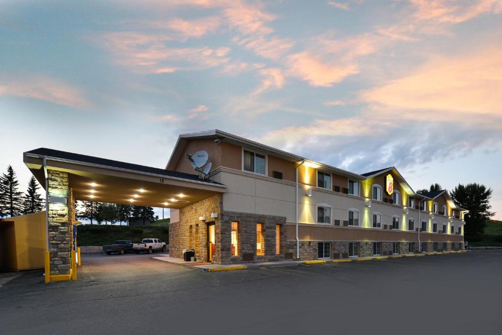 Minot Hotel | Super 8 by Wyndham Minot Airport