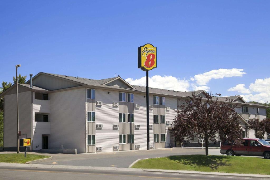 Pocatello Hotel | Super 8 by Wyndham Pocatello